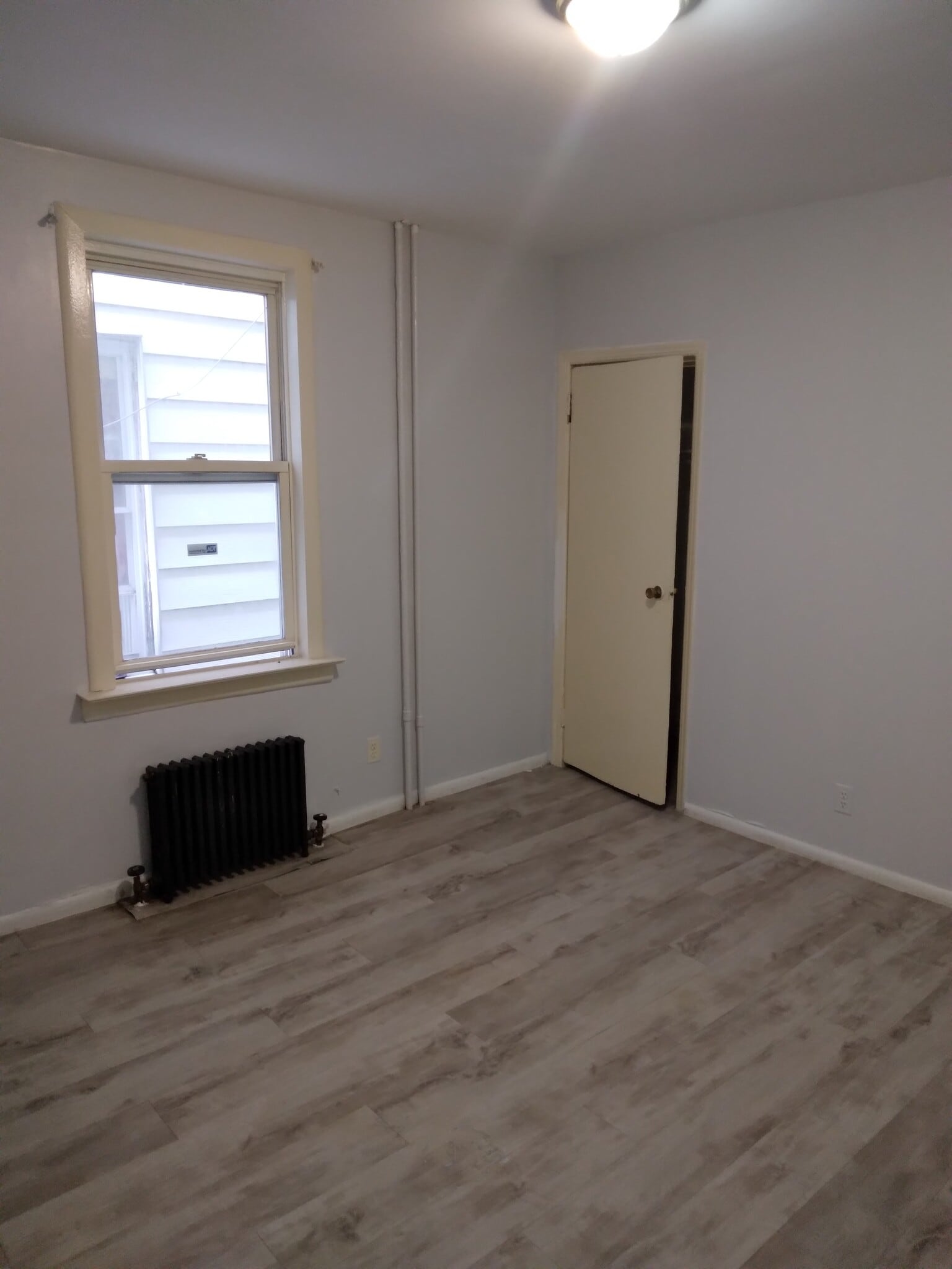 Building Photo - 349 Walnut St