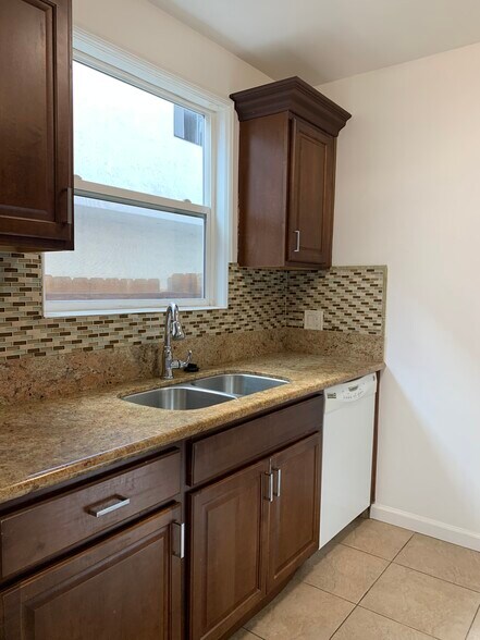 Building Photo - 4413 1/2 Illinois St