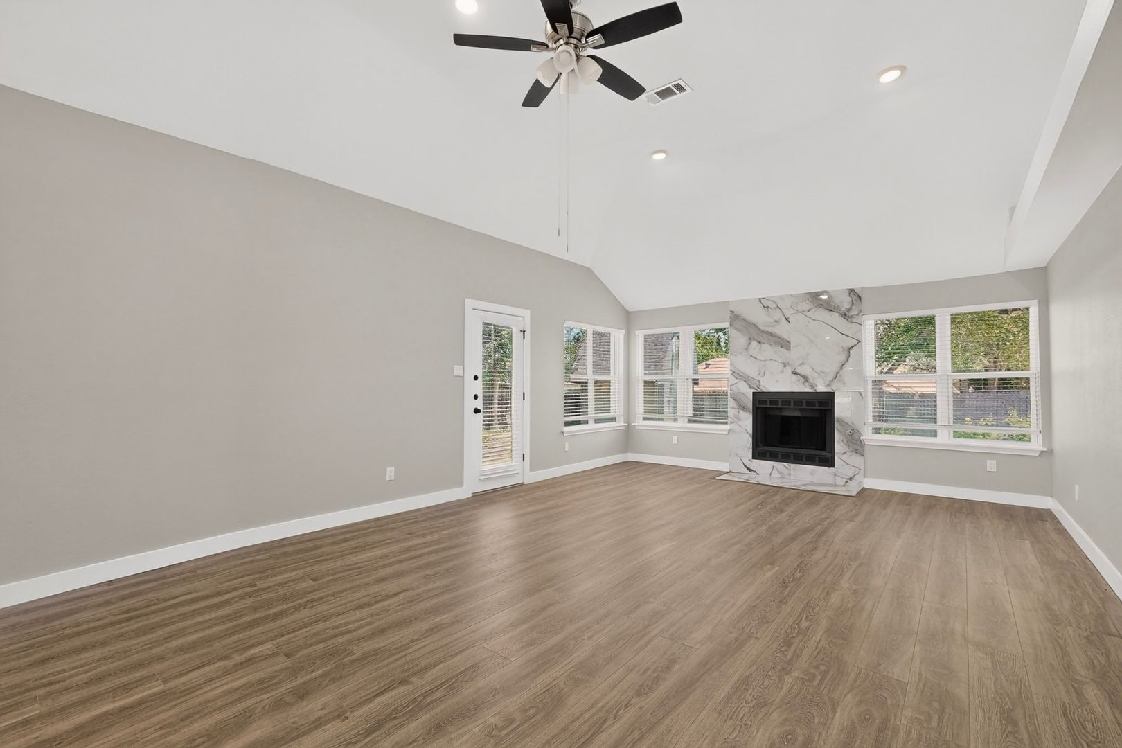 Building Photo - 3604 Lily Ln