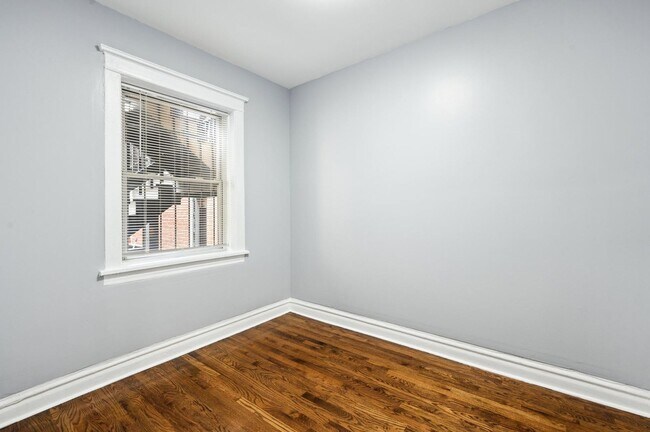 Building Photo - 1341 N Ashland Ave