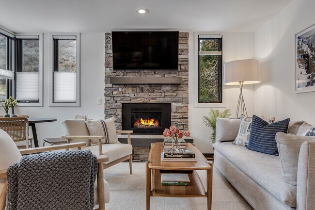 Building Photo - 135 Carriage Way