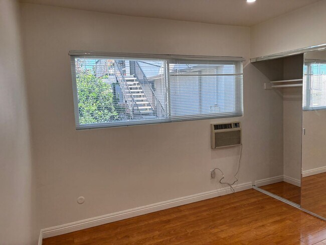 Building Photo - 1111 Tyler St