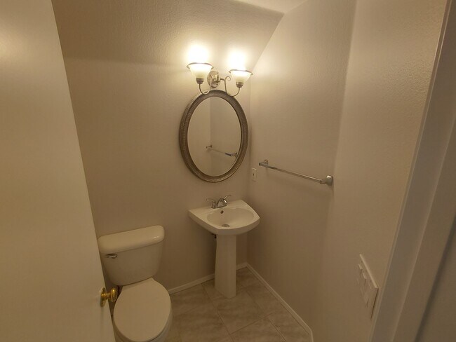 Building Photo - 2289 Willow Creek Cir