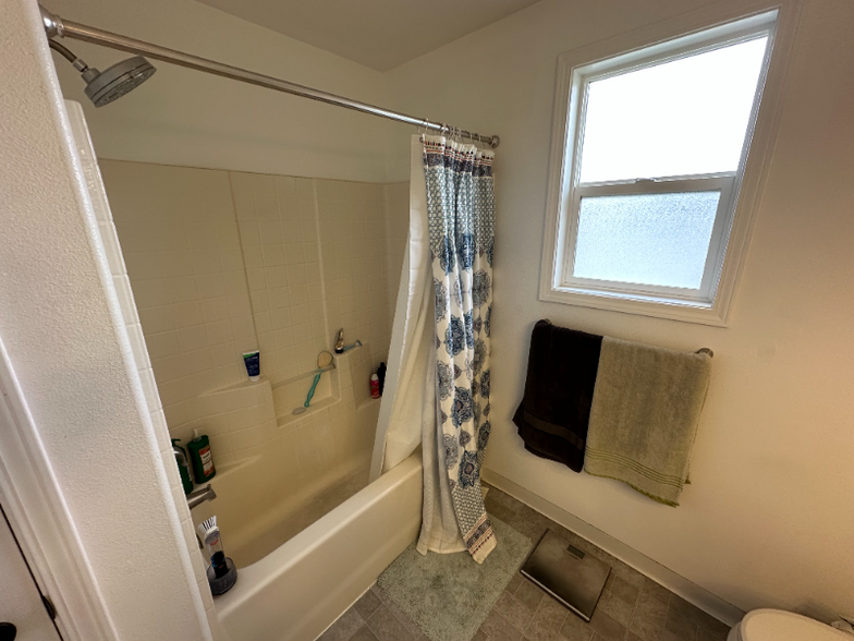Building Photo - 620 Teton Dr