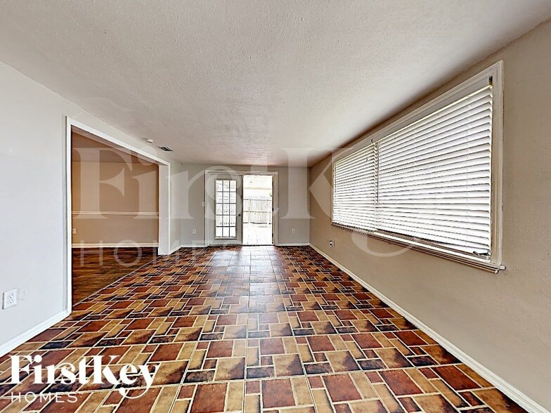 Building Photo - 9220 Lido Ln