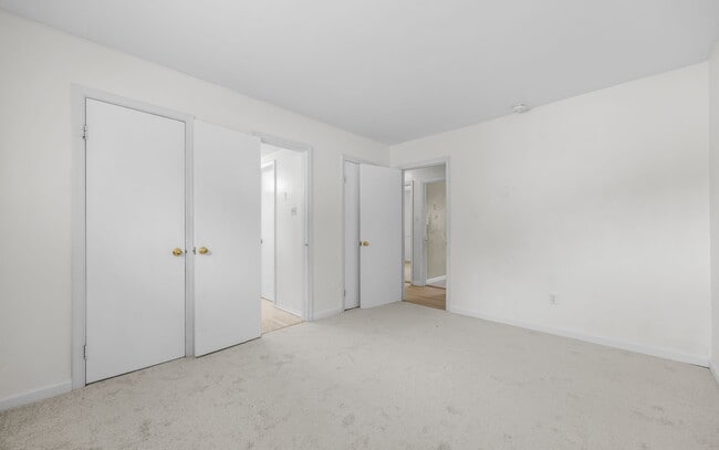 Building Photo - 1025 Dool Ct