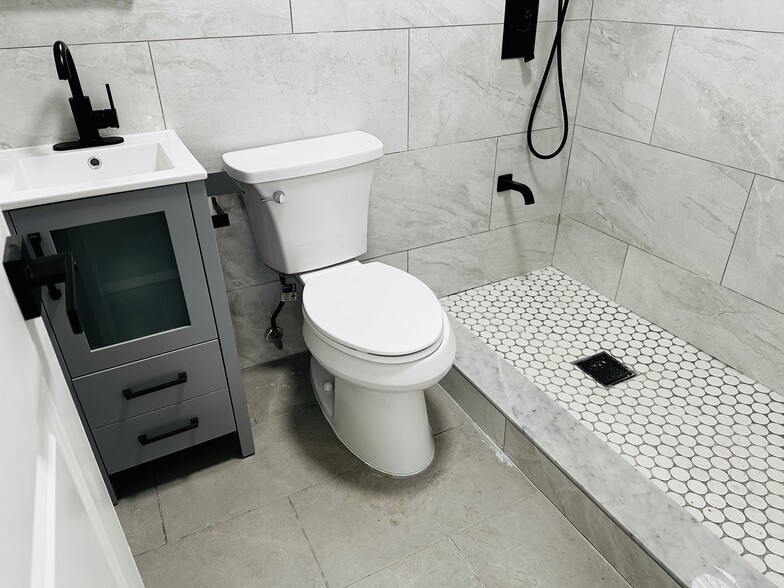 Bathroom - 80 Sunnyside Ave