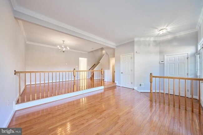 Building Photo - 685 Springhouse Square SE