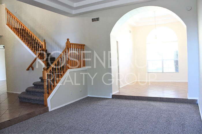 Building Photo - 4632 E Harwell St