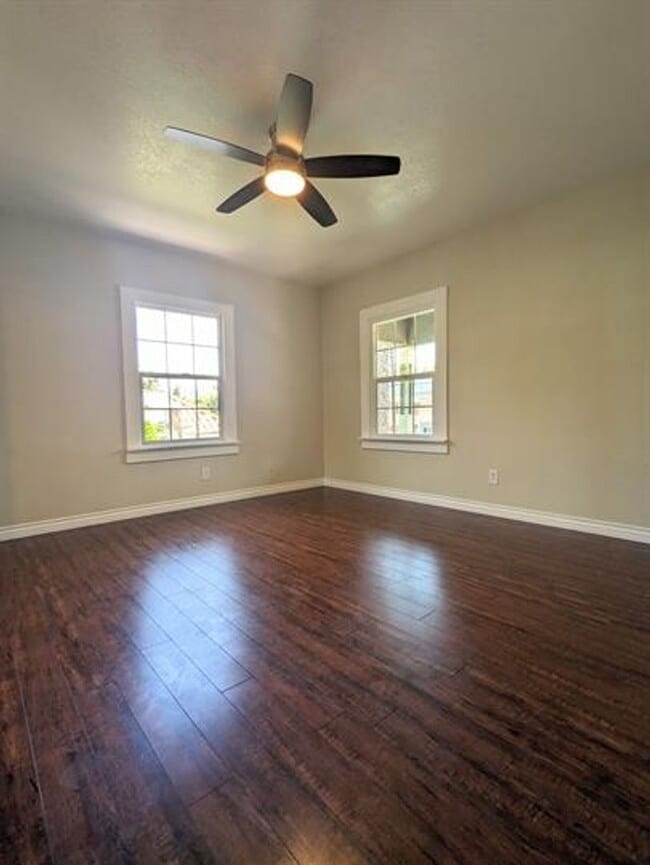 Building Photo - Beautiful 2-Bedroom Home Now Available