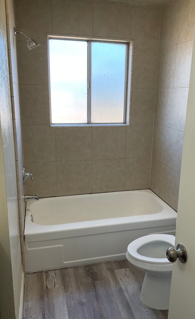 Building Photo - APPLY NOW!!!!