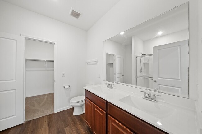 Building Photo - 329 Paso Fino Dr