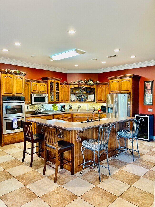 Kitchen - 112 McGraph Cv