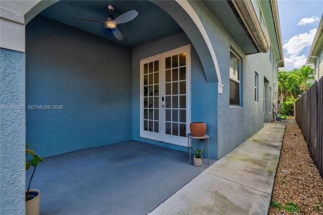 Building Photo - 1139 NE 3rd Ave