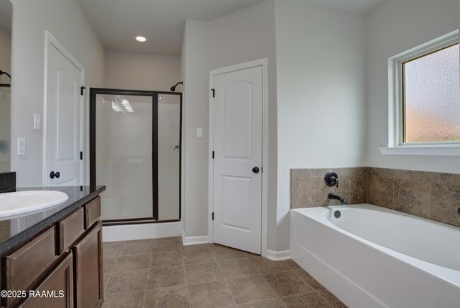 Building Photo - 132 Timber Edge Dr