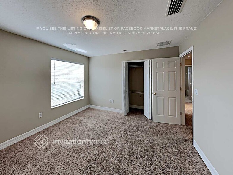 Building Photo - 16106 Bridgepark Dr