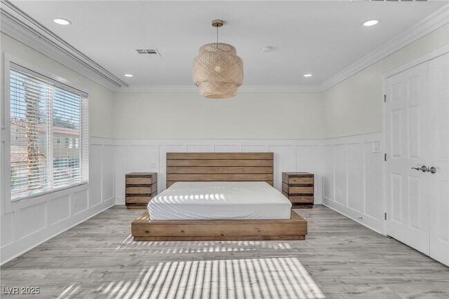 Building Photo - 9885 Shadycrest Ct