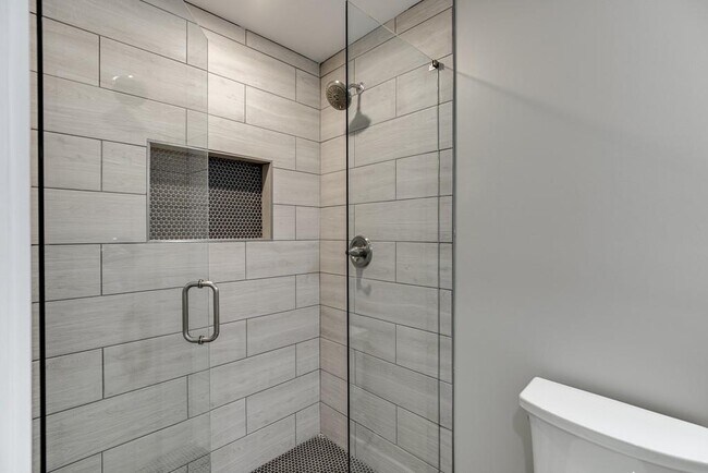 Building Photo - 4615 S Lee St