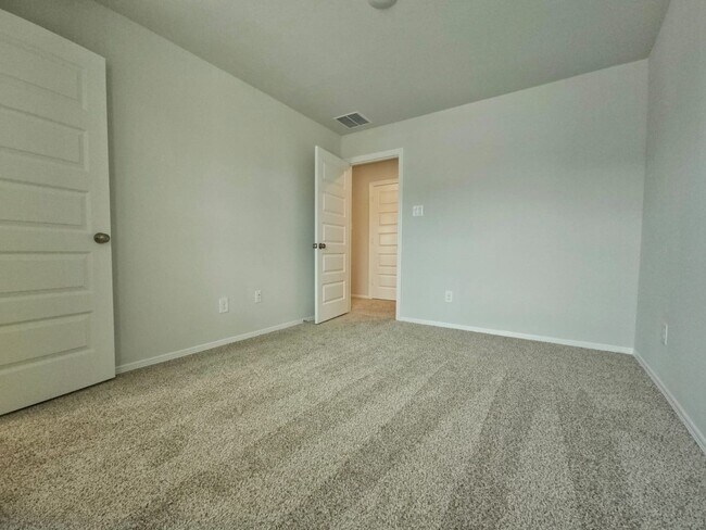 Building Photo - 26118 Emory Holw Dr