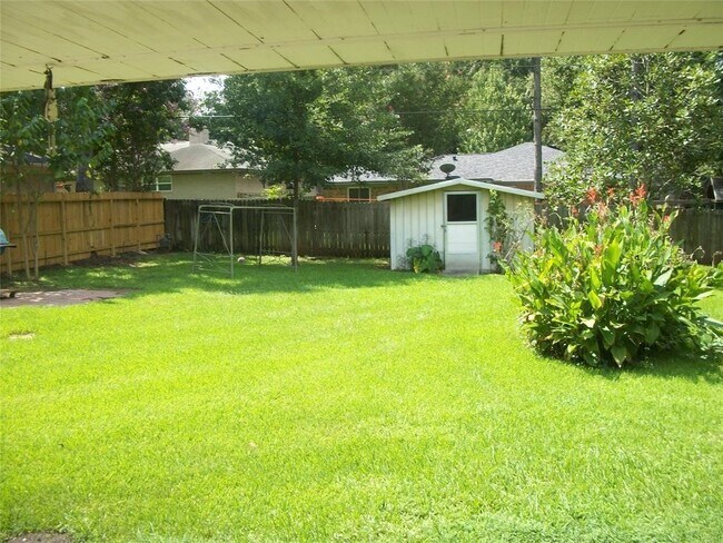 Building Photo - 111 Shadylyn Dr