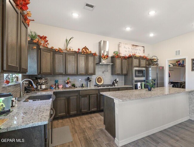 Building Photo - 11381 Hidalgo Dr