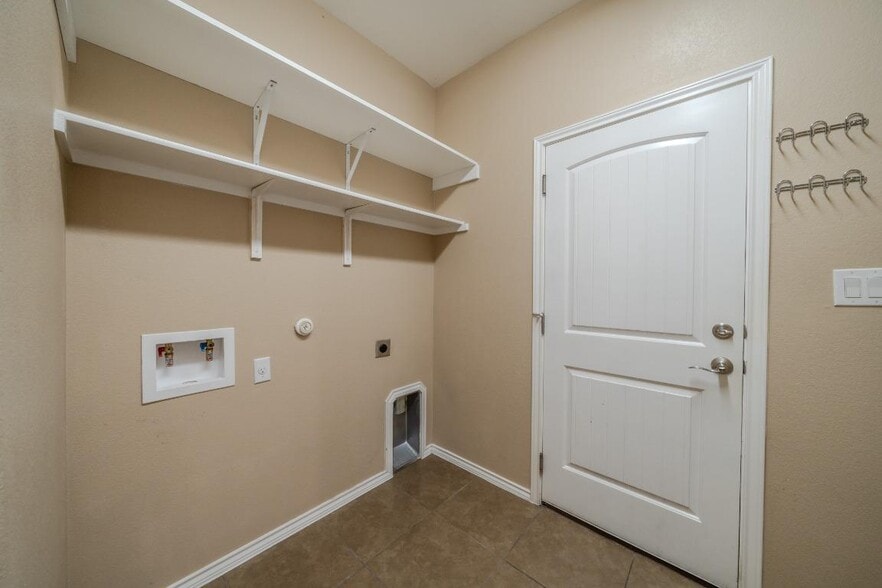 Building Photo - 304 Jack Ryan Ln