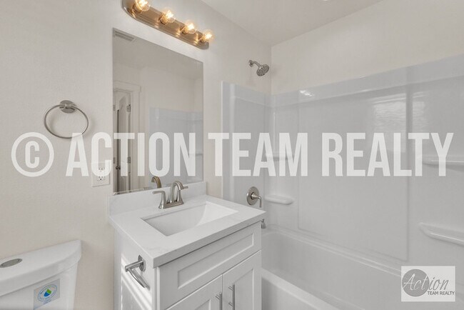 Building Photo - Remodeled Townhome in Cottonwood Heights!