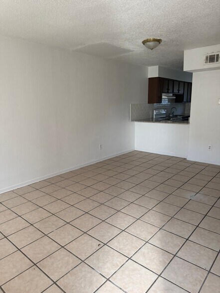 Building Photo - 4870 Alsace St