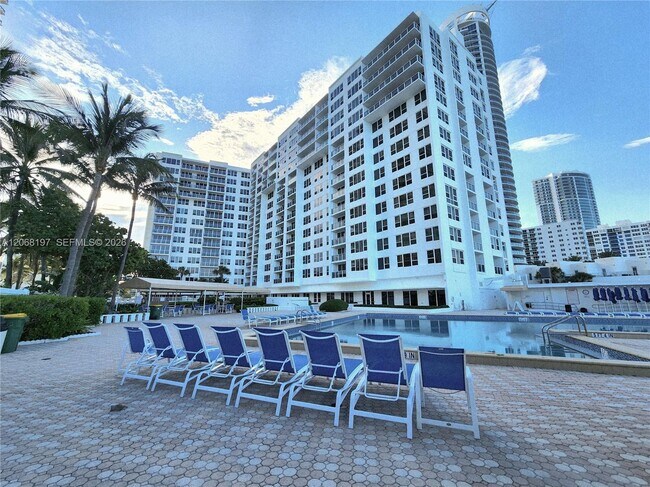 Building Photo - 3505 S Ocean Dr