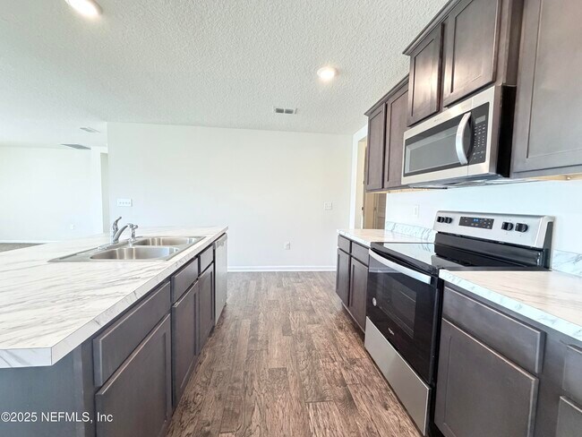 Building Photo - 3620 Sunfish Dr