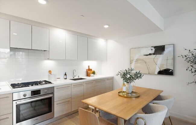 Building Photo - 555 Fulton St