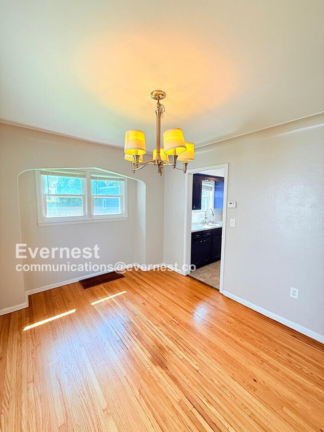 Building Photo - 3852 Wallwerth Dr