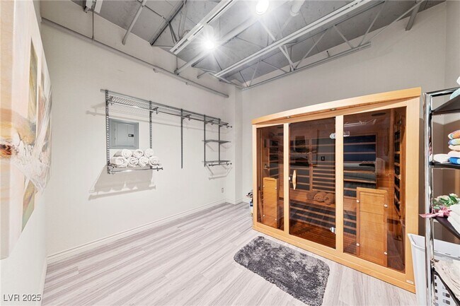 Building Photo - 5691 Deer Creek Falls Ct