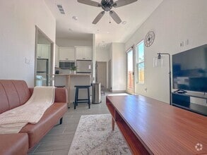 Building Photo - Move in Ready in Northwest Hanford