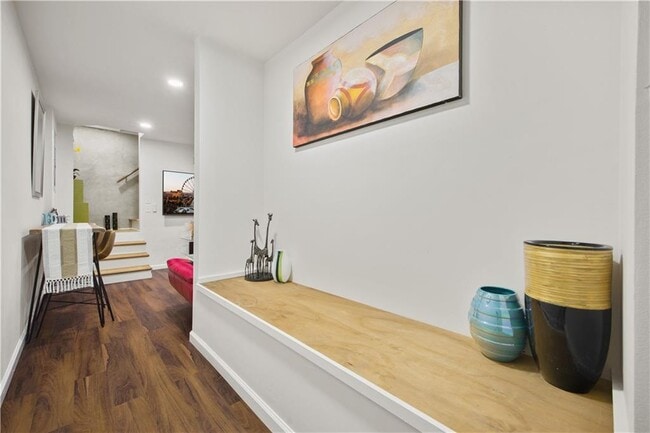 Building Photo - 3285 Mar Lanta Dr