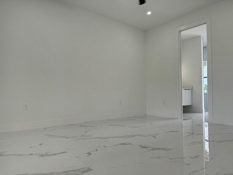 Building Photo - 3210 8th St SW