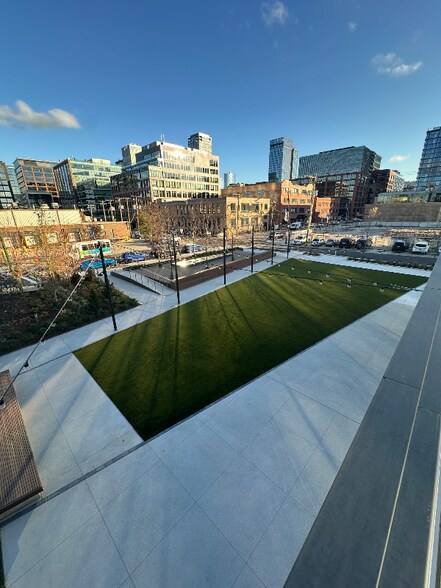 Building Photo - 315 N May St