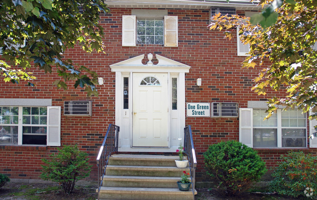 Building Photo - 1 Green Street