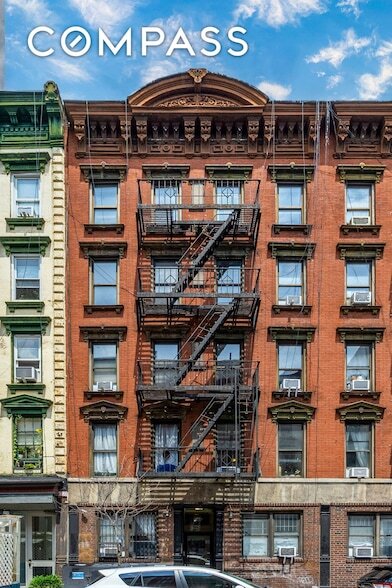 Building Photo - 337 E 6th St