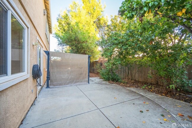 Building Photo - 5476 Summerfield Dr