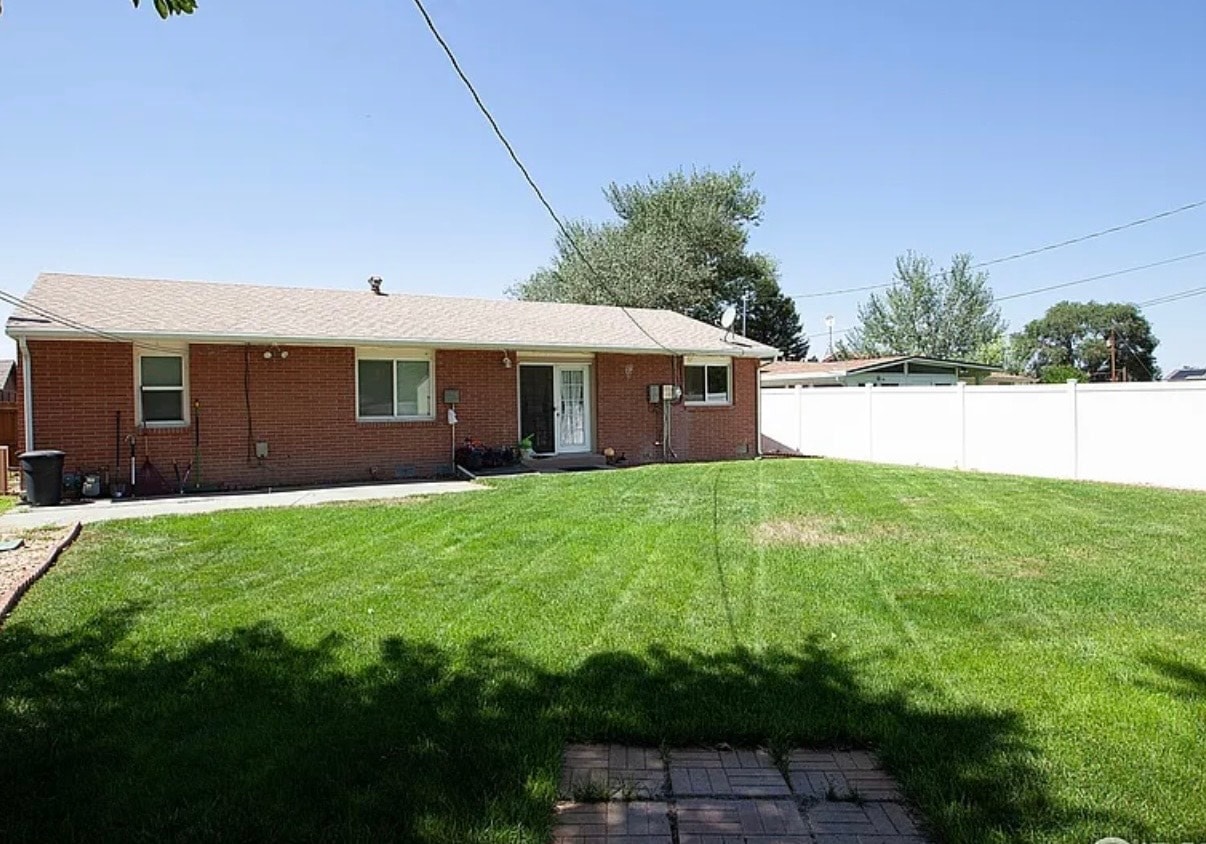 Building Photo - 1416 Adams Cir