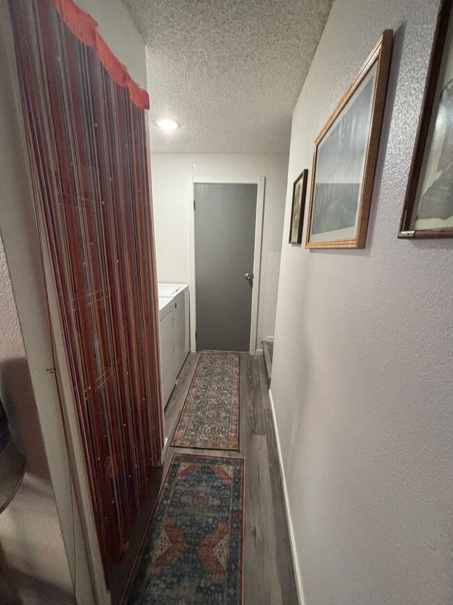 Building Photo - Updated Northgate 2bd 1.5 bath two story unit!