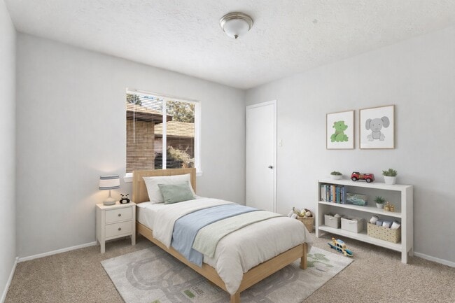 Building Photo - 7310 Maple Walk Dr