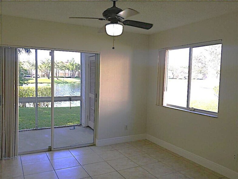 Building Photo - 705 NW 91st Terrace