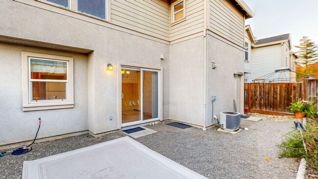 Building Photo - PURE Property Management - Adorable two-st...