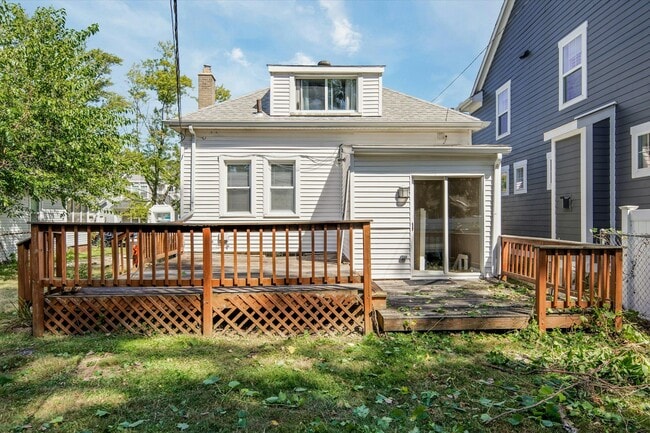 Building Photo - 712 Golf Ave