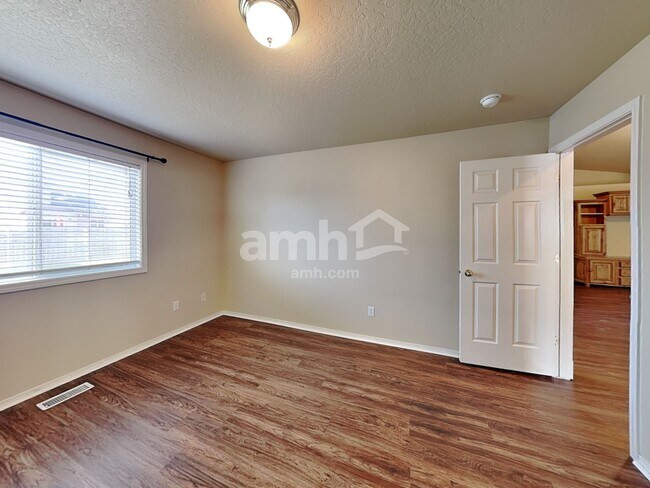 Building Photo - 199 E Striped Owl Dr