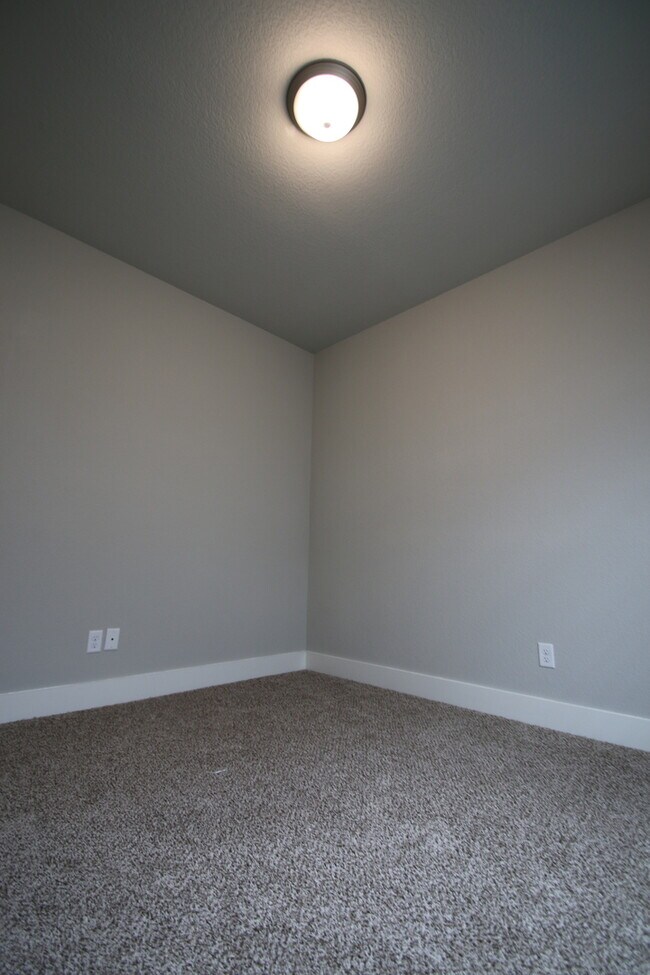 Building Photo - 225 Stewart Bend Ct