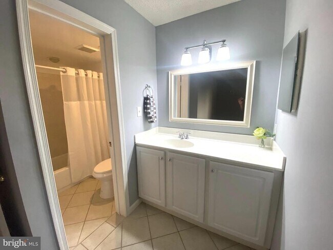 Building Photo - 10218 Bushman Dr