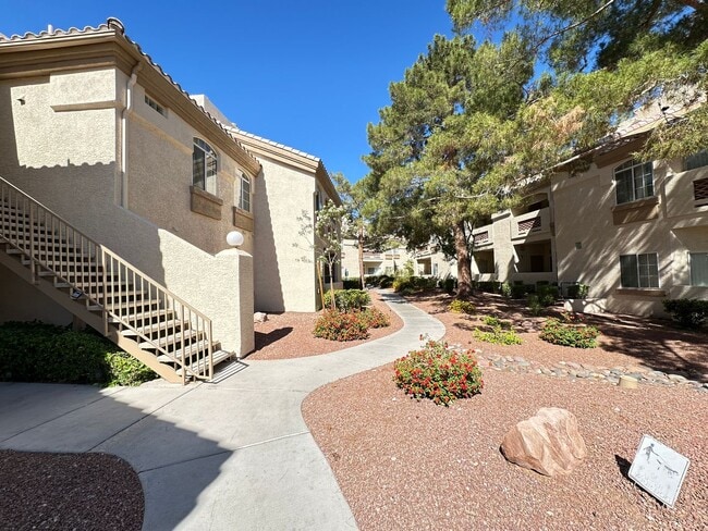 Building Photo - Finisterre Condo